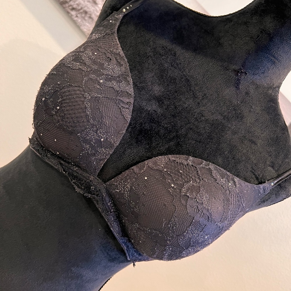 VICTORIA’S SECRET - BIOFIT black lace bra - 34DD - Picture 1 of 12